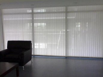 北京房山專業(yè)訂制窗簾、卷簾與陽(yáng)光房天棚簾安裝——室內(nèi)蜂巢簾制作一站式服務(wù)